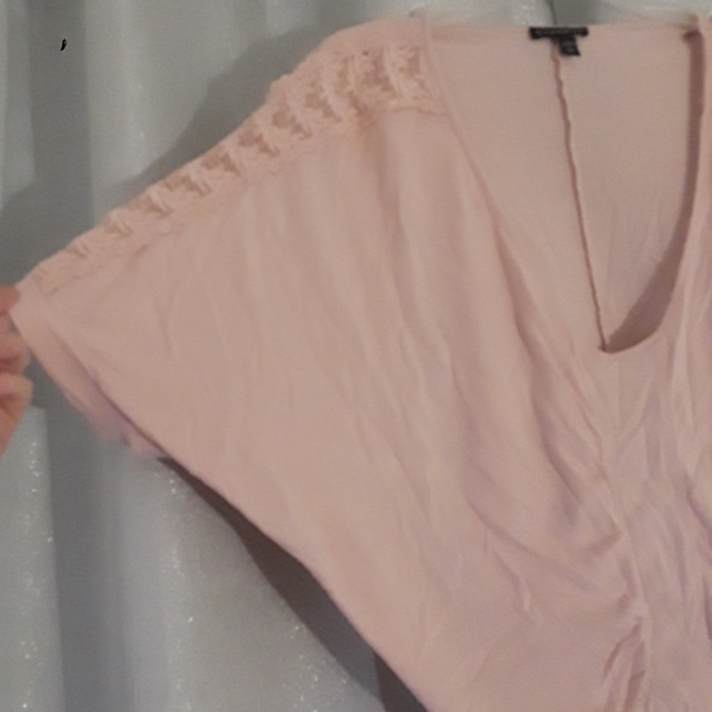 Express Off Shoulder Tee - Picture 3 of 3